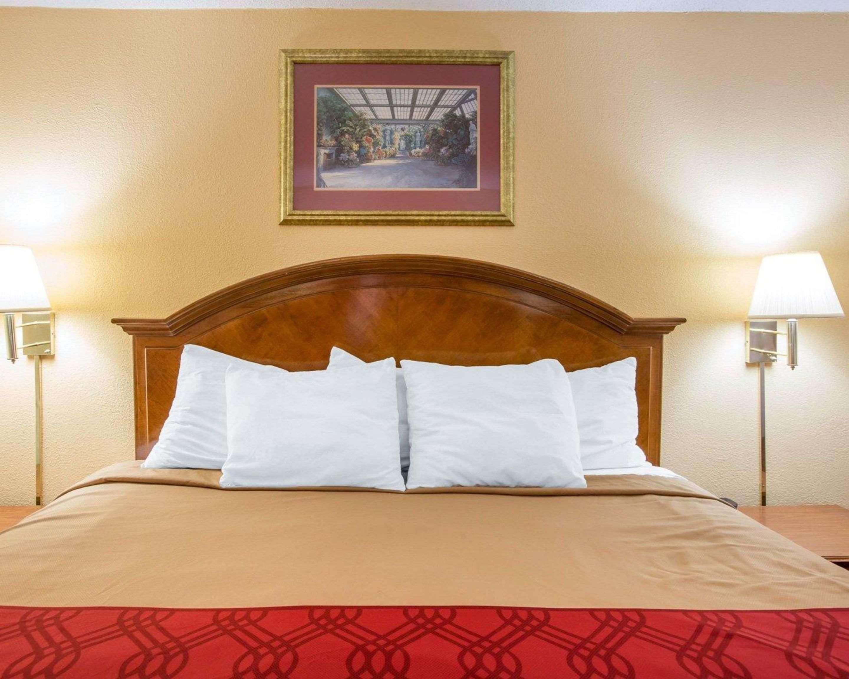 Econo Lodge Inn & Suites Macon Extérieur photo