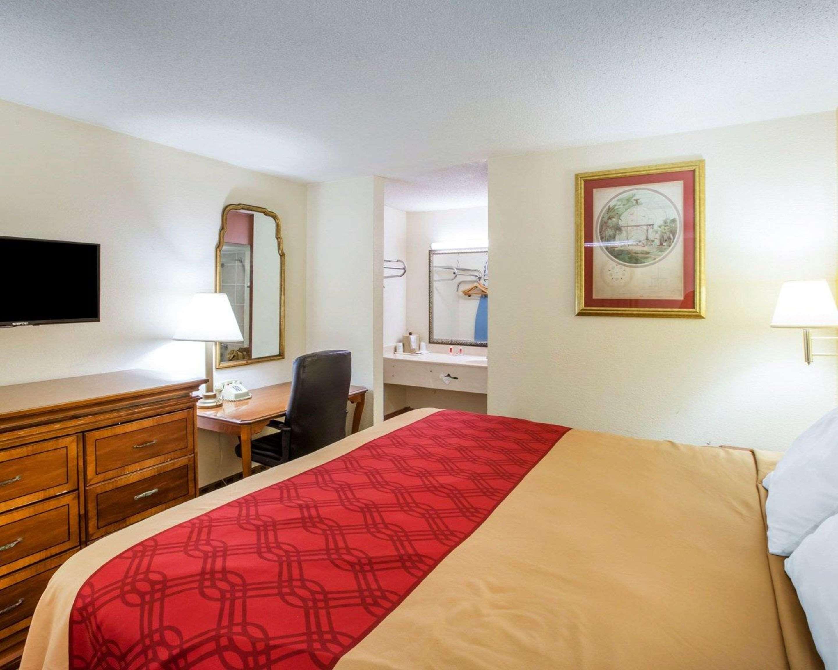 Econo Lodge Inn & Suites Macon Extérieur photo