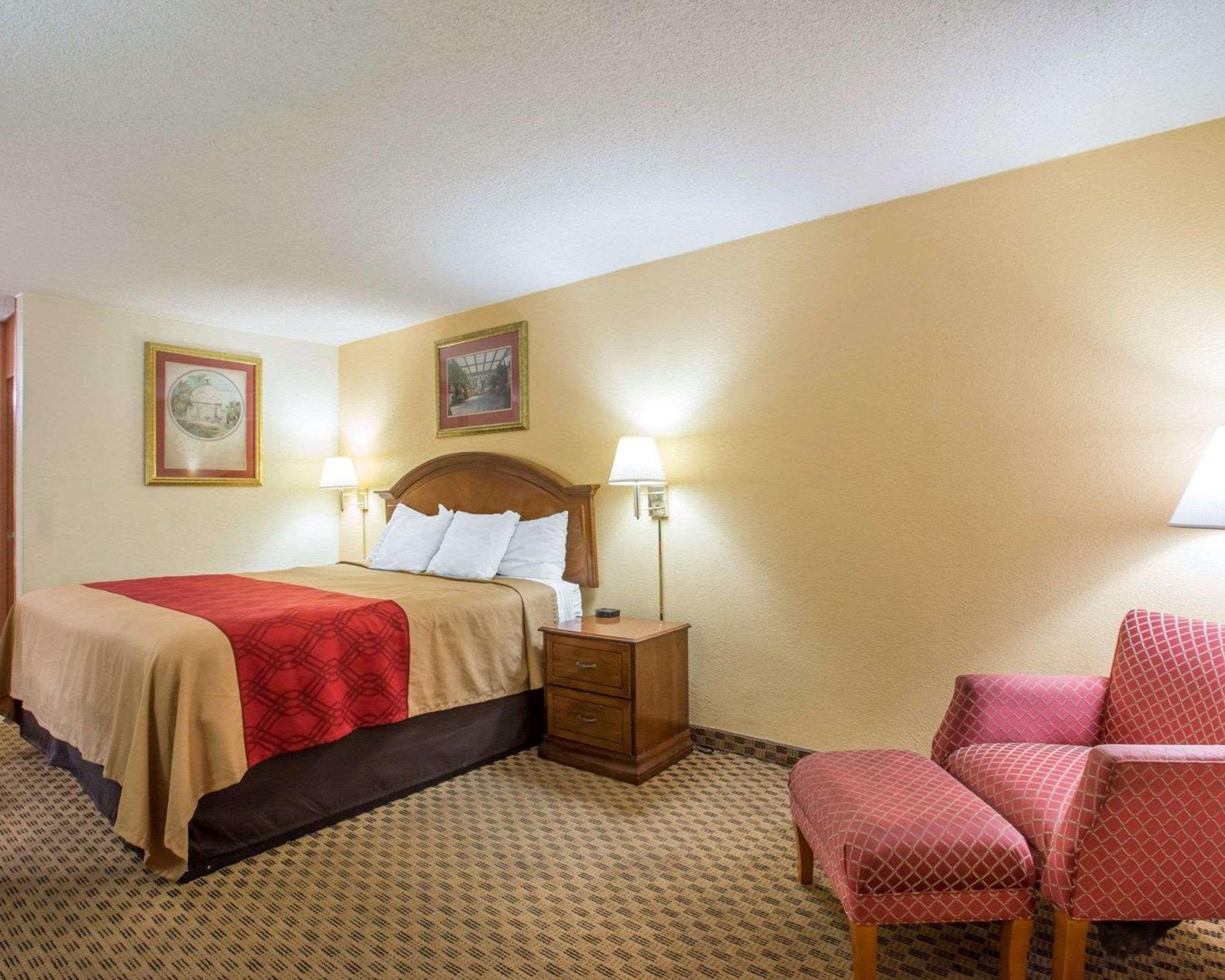 Econo Lodge Inn & Suites Macon Extérieur photo