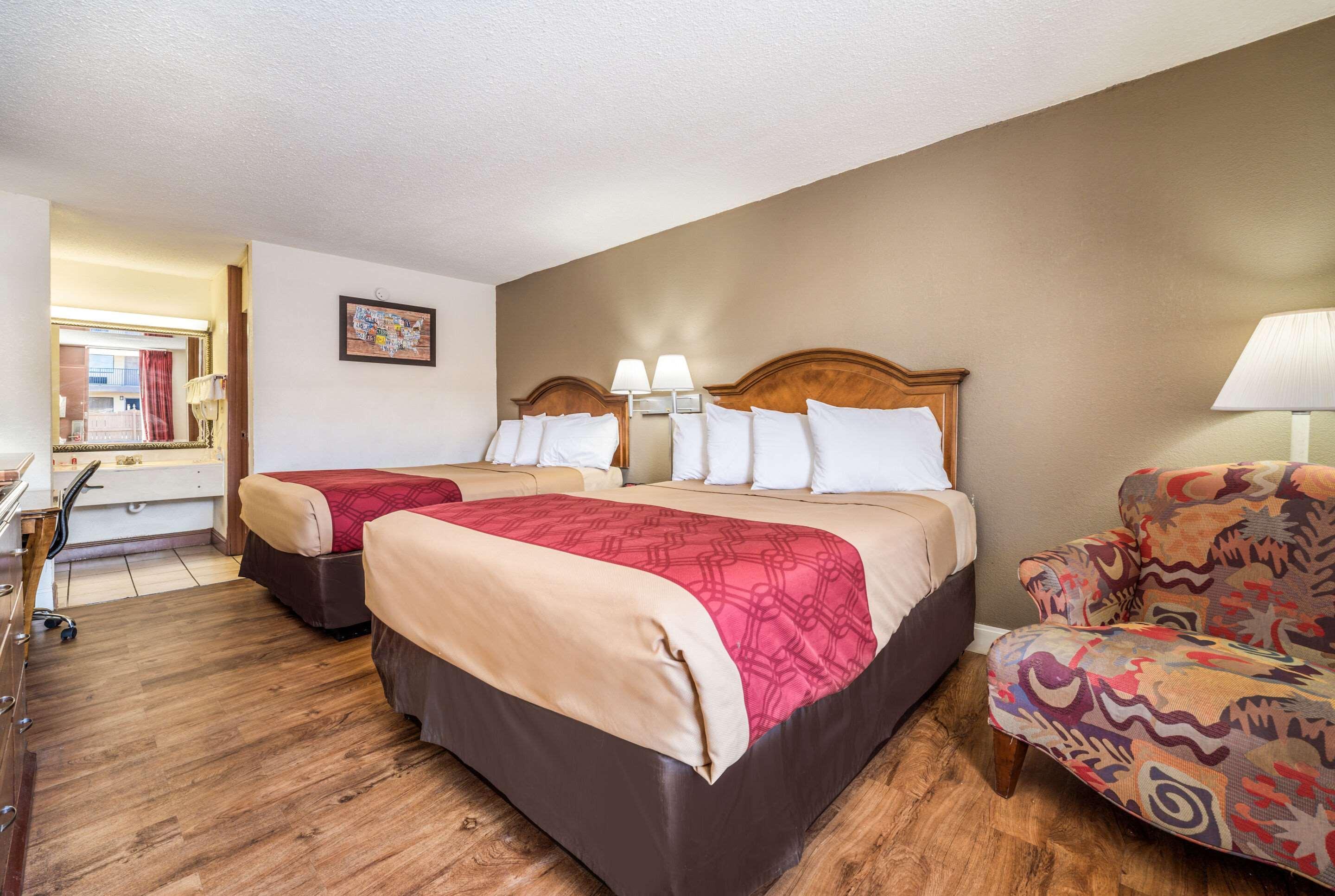 Econo Lodge Inn & Suites Macon Extérieur photo
