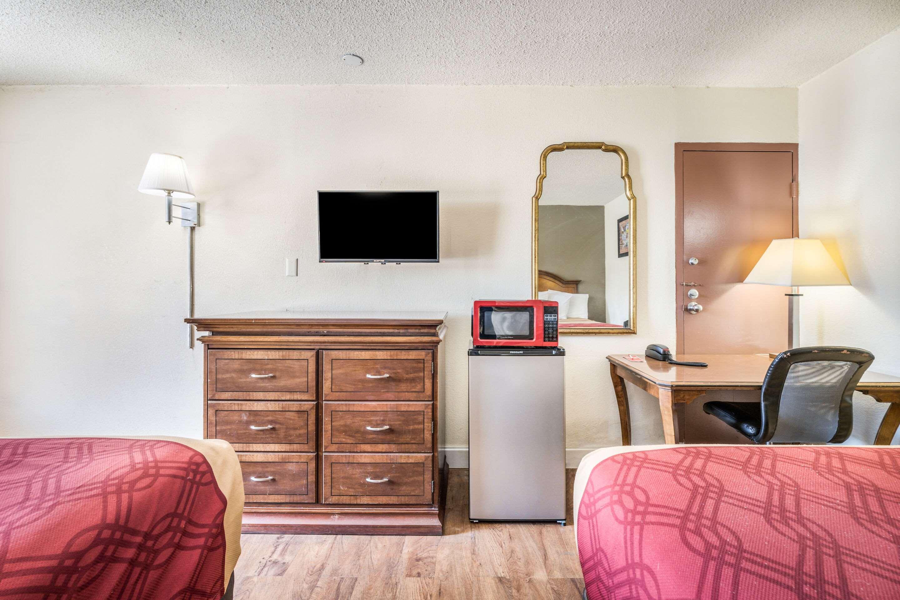 Econo Lodge Inn & Suites Macon Extérieur photo