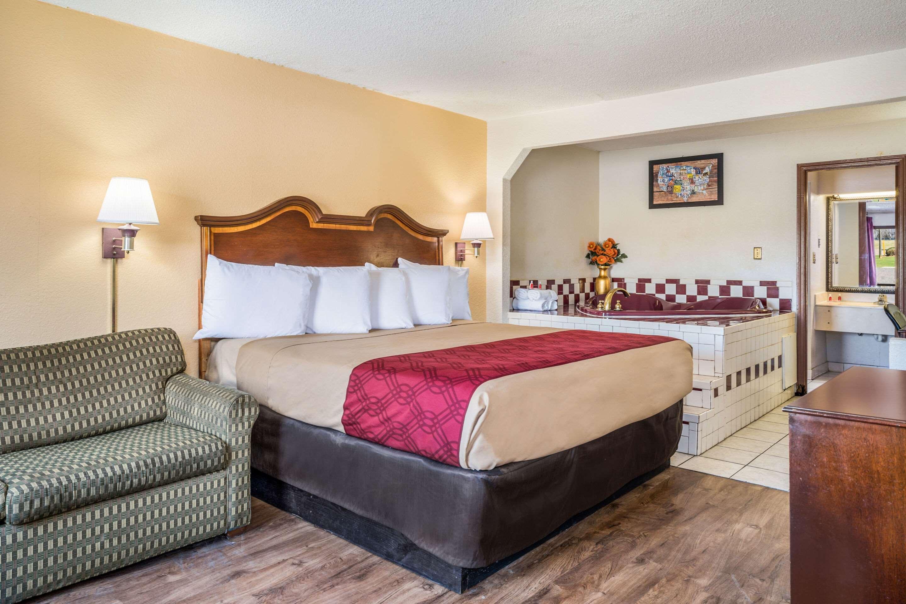 Econo Lodge Inn & Suites Macon Extérieur photo