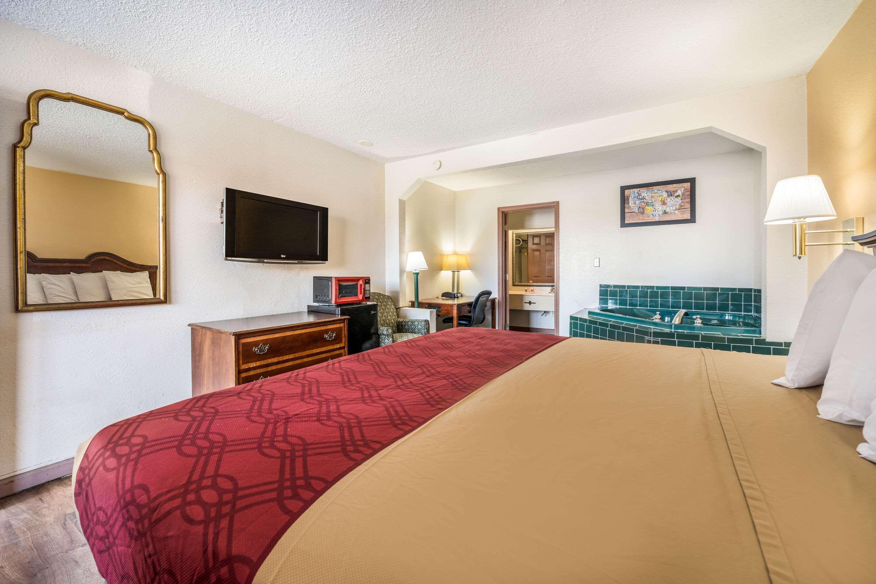 Econo Lodge Inn & Suites Macon Extérieur photo