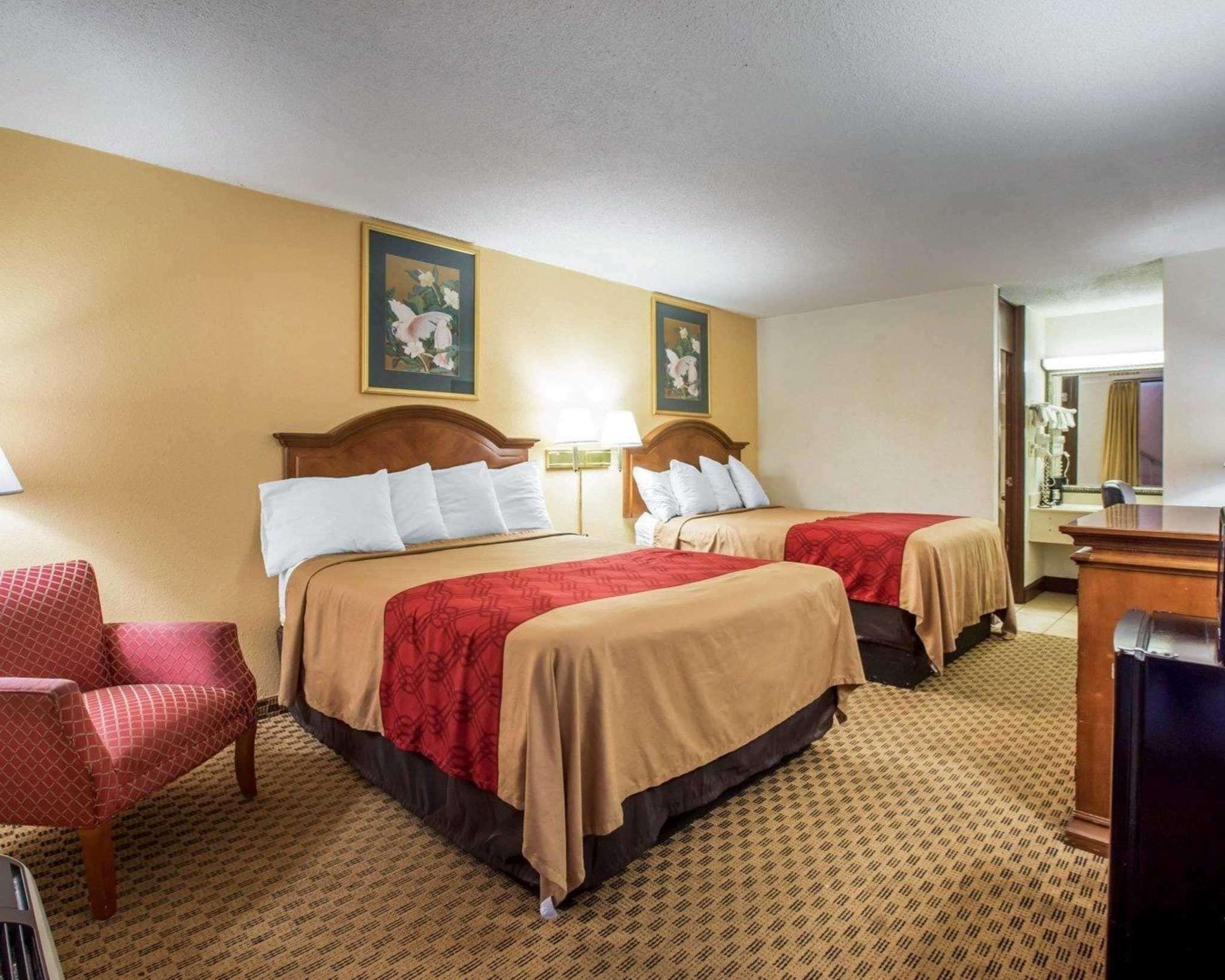 Econo Lodge Inn & Suites Macon Extérieur photo