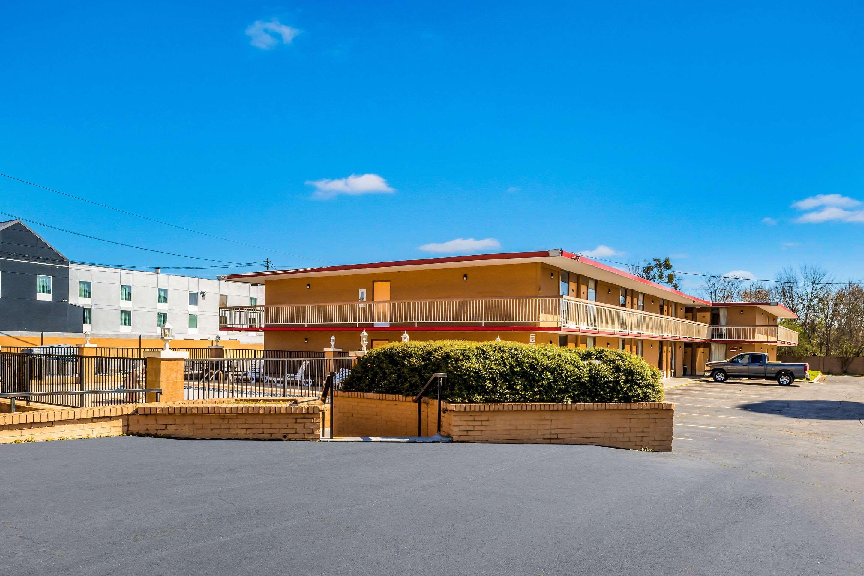 Econo Lodge Inn & Suites Macon Extérieur photo