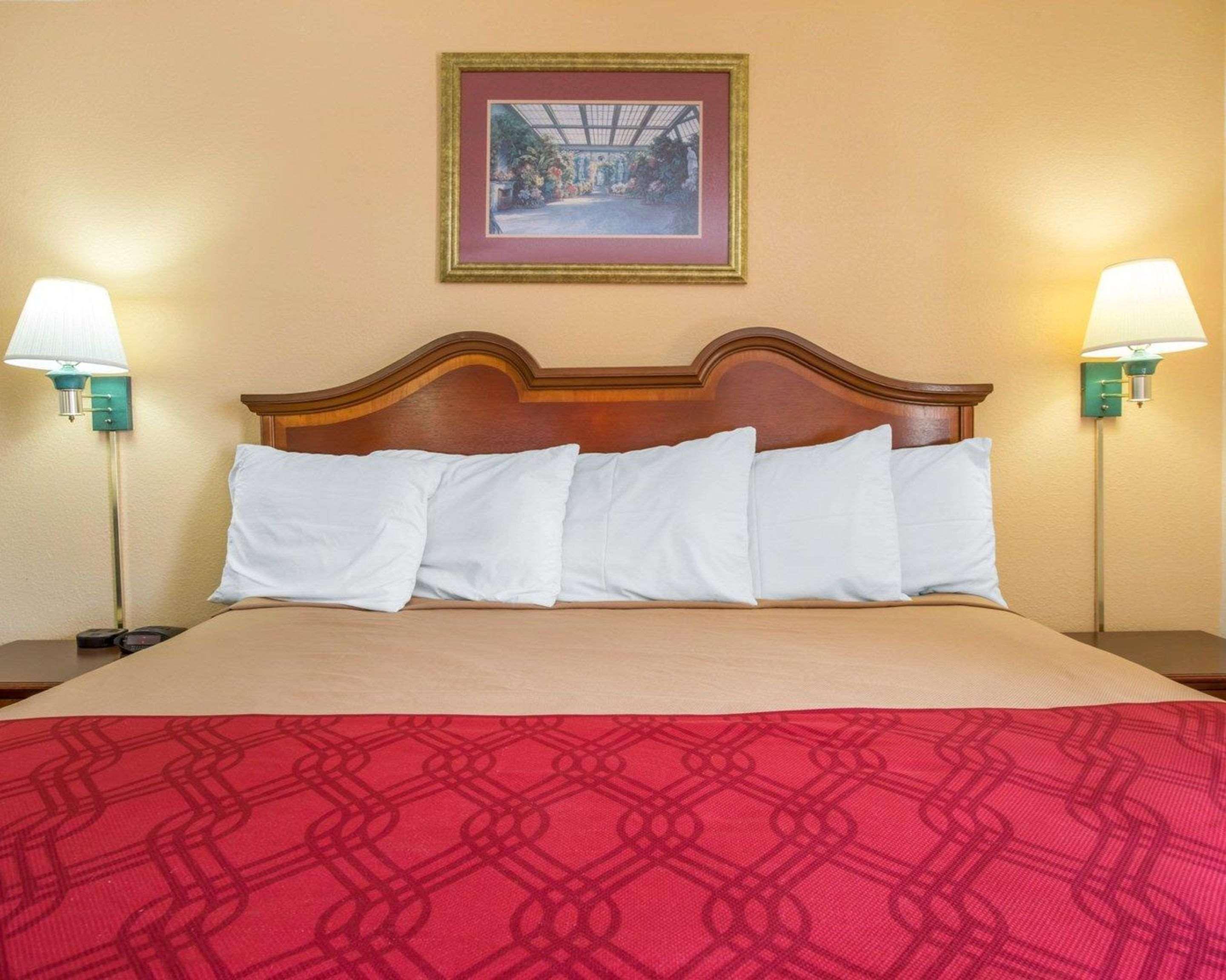 Econo Lodge Inn & Suites Macon Extérieur photo