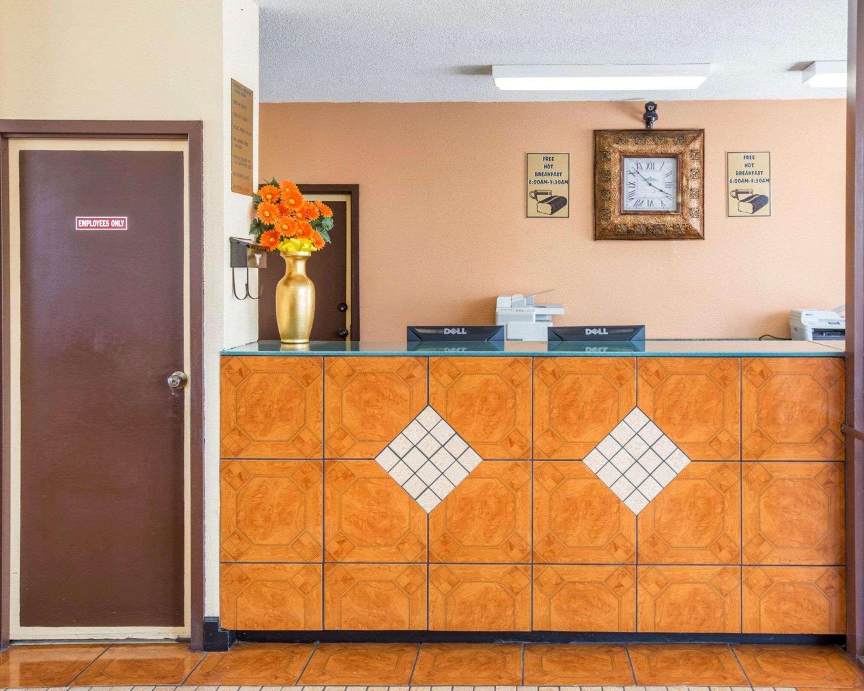 Econo Lodge Inn & Suites Macon Extérieur photo