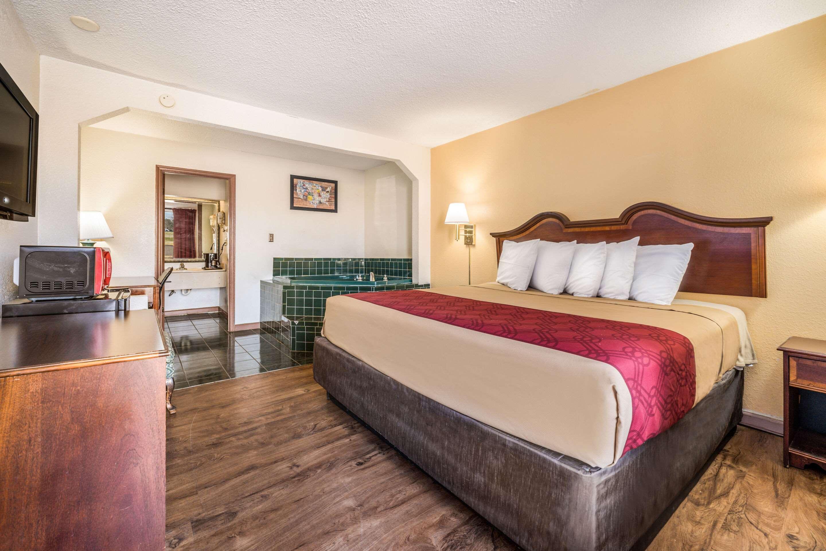 Econo Lodge Inn & Suites Macon Extérieur photo
