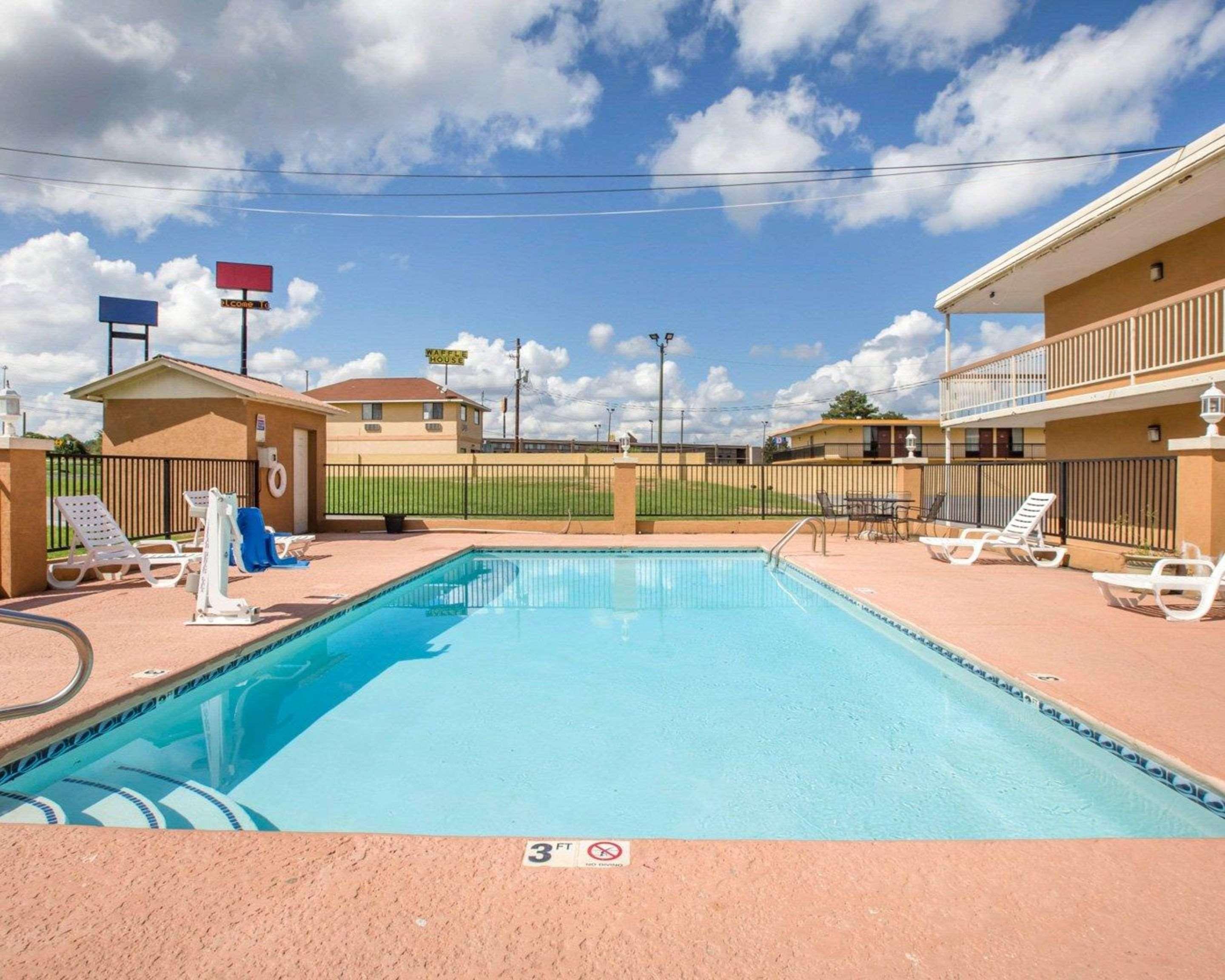 Econo Lodge Inn & Suites Macon Extérieur photo